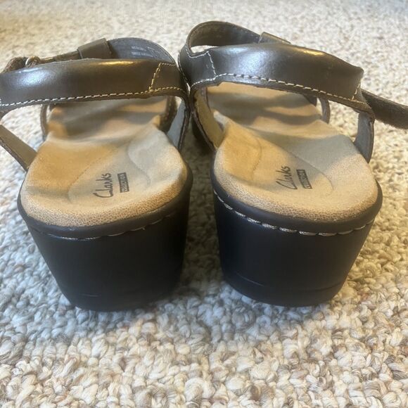 NEW Clarks Womens Hayla Flute Leather Sandals Size 10 N Pewter Adjustable Strap - Picture 6 of 10